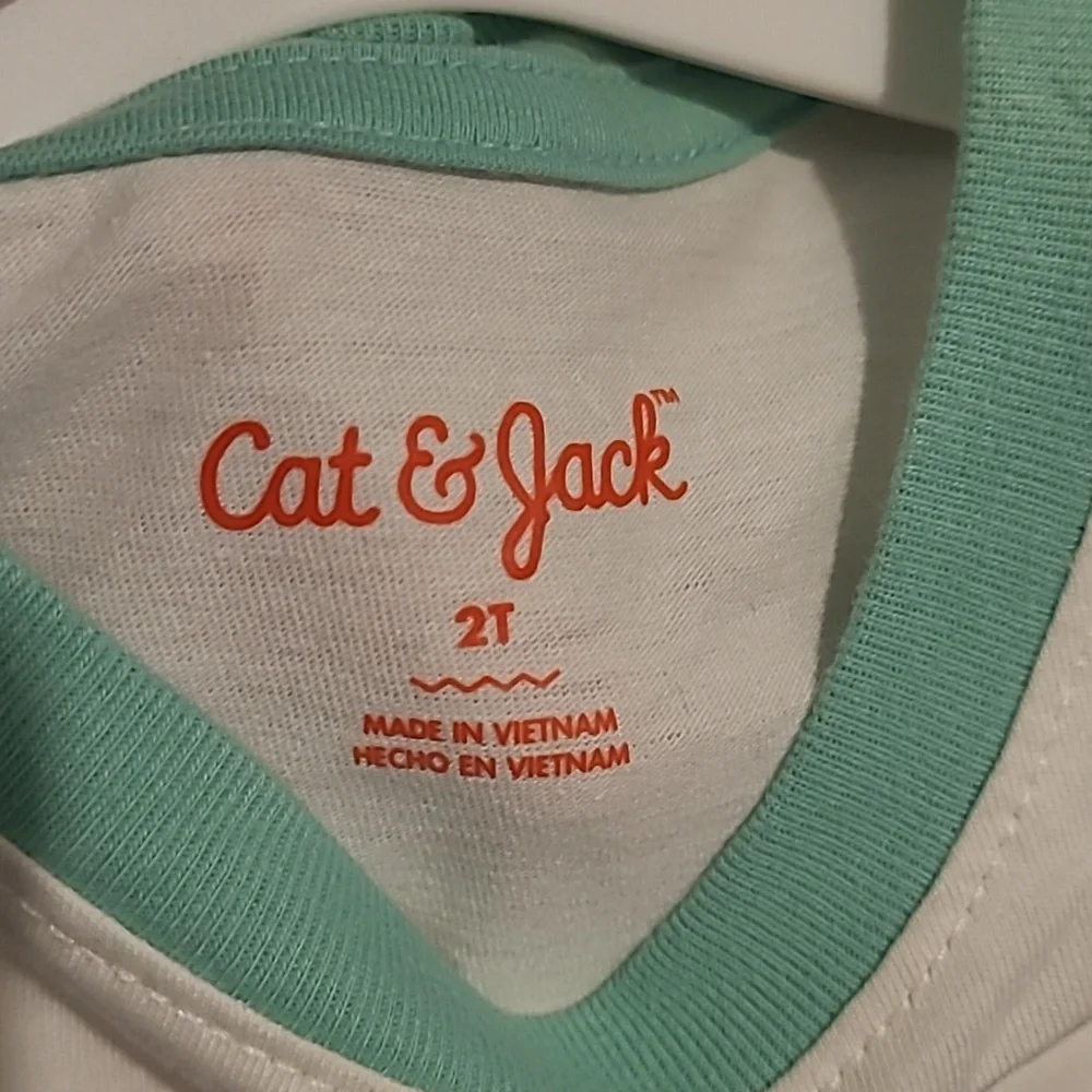 New with tags! Cat & Jack Kids 2T shorts & matching tshirt pajamas set